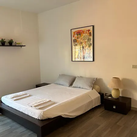 Apartament Via Delle Ghiacciaie House *
